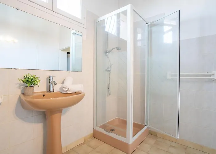 Les Aloes By Interhome